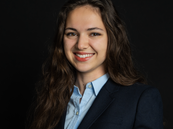 Headshot of Isabel Yianilos